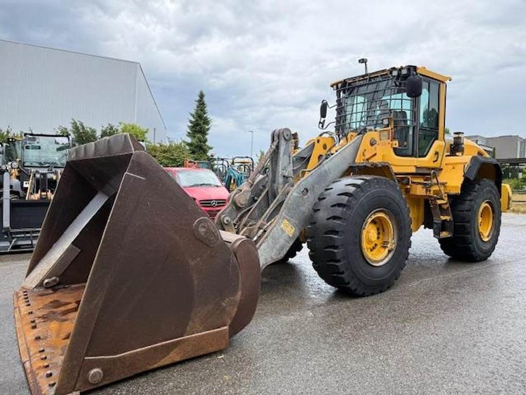 Volvo L110G - Riteņu iekrāvējs: foto 1 Volvo L110G - Riteņu iekrāvējs: foto 1