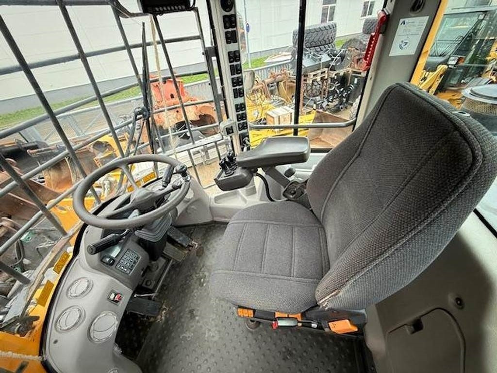 Volvo L110G - Riteņu iekrāvējs: foto 4 Volvo L110G - Riteņu iekrāvējs: foto 4