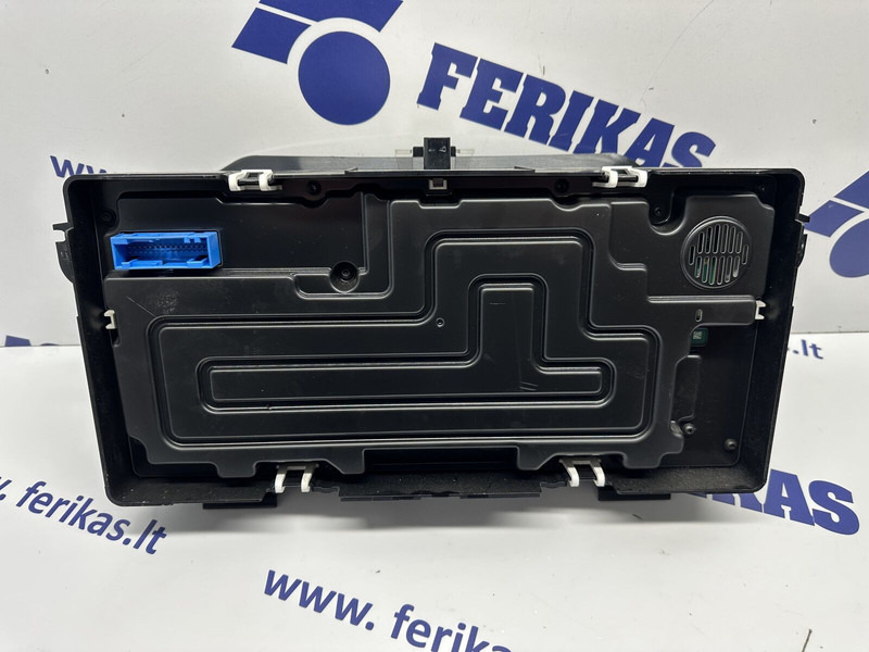 Continental TGX - Mērinstrumentu panelis - Kravas automašīna: foto 2 Continental TGX - Mērinstrumentu panelis - Kravas automašīna: foto 2