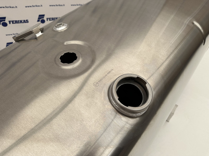 DAF New aluminum fuel tank 620L - Degvielas tvertne - Kravas automašīna: foto 4 DAF New aluminum fuel tank 620L - Degvielas tvertne - Kravas automašīna: foto 4