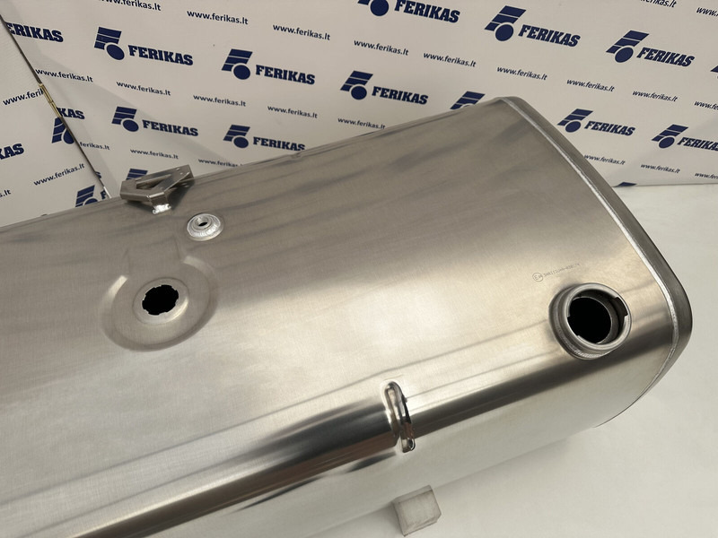 DAF New aluminum fuel tank 690L - Degvielas tvertne - Kravas automašīna: foto 4 DAF New aluminum fuel tank 690L - Degvielas tvertne - Kravas automašīna: foto 4