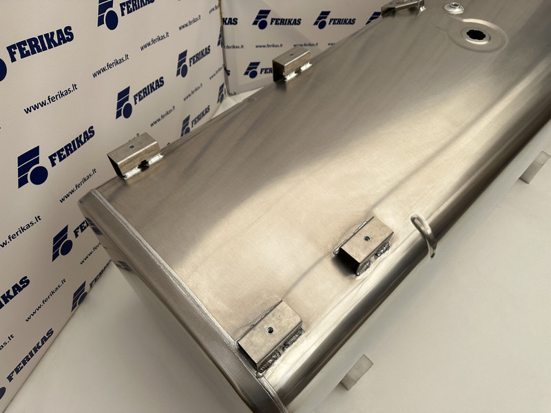 DAF New aluminum fuel tank 690L - Degvielas tvertne - Kravas automašīna: foto 5 DAF New aluminum fuel tank 690L - Degvielas tvertne - Kravas automašīna: foto 5