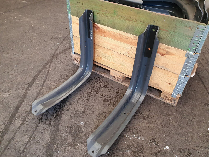 DAF original fuel tank brackets 620x675 - Degvielas sistēma - Kravas automašīna: foto 1 DAF original fuel tank brackets 620x675 - Degvielas sistēma - Kravas automašīna: foto 1