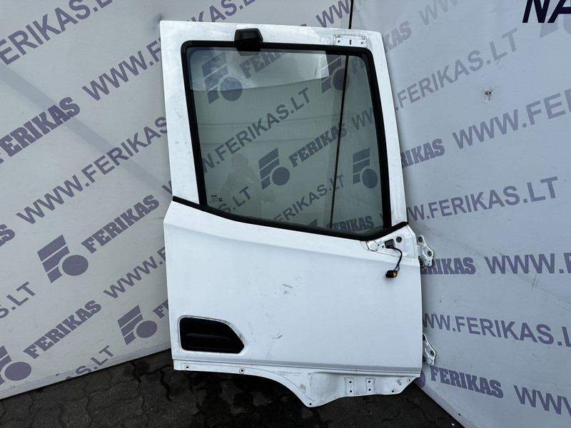 DAF right side - Durvis un rezerves daļas - Kravas automašīna: foto 1 DAF right side - Durvis un rezerves daļas - Kravas automašīna: foto 1