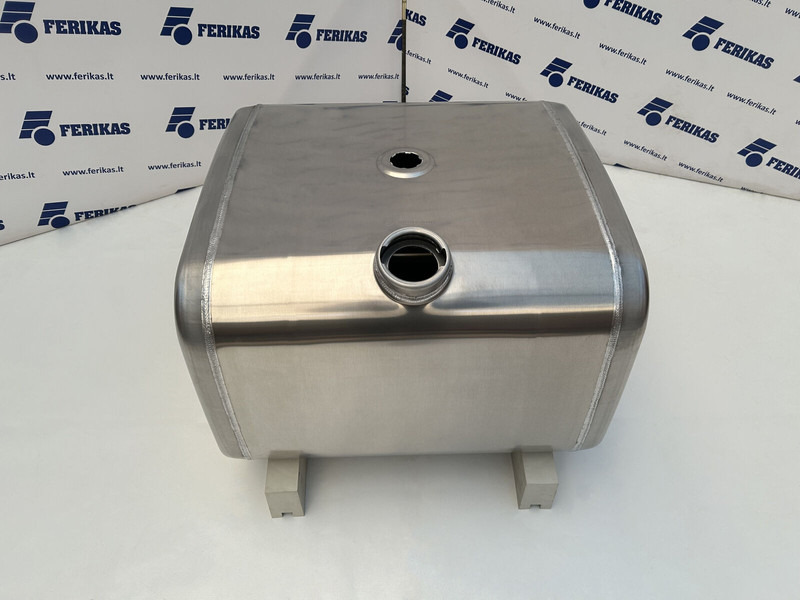 Iveco New aluminum fuel tank 200L - Degvielas tvertne - Kravas automašīna: foto 1 Iveco New aluminum fuel tank 200L - Degvielas tvertne - Kravas automašīna: foto 1