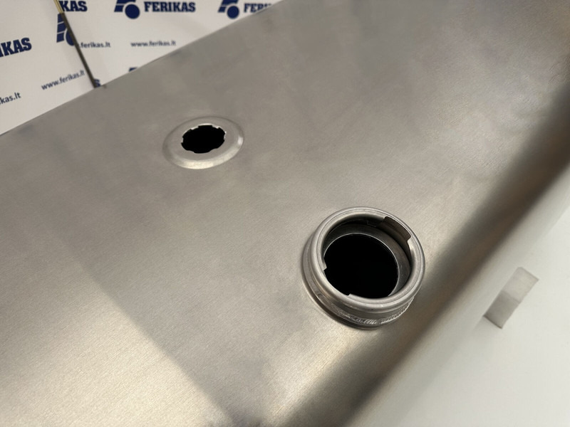 Iveco New aluminum fuel tank 400L - Degvielas tvertne - Kravas automašīna: foto 4 Iveco New aluminum fuel tank 400L - Degvielas tvertne - Kravas automašīna: foto 4