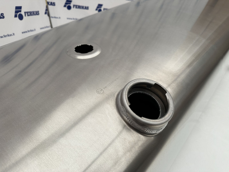 Iveco New aluminum fuel tank 600L - Degvielas tvertne - Kravas automašīna: foto 4 Iveco New aluminum fuel tank 600L - Degvielas tvertne - Kravas automašīna: foto 4