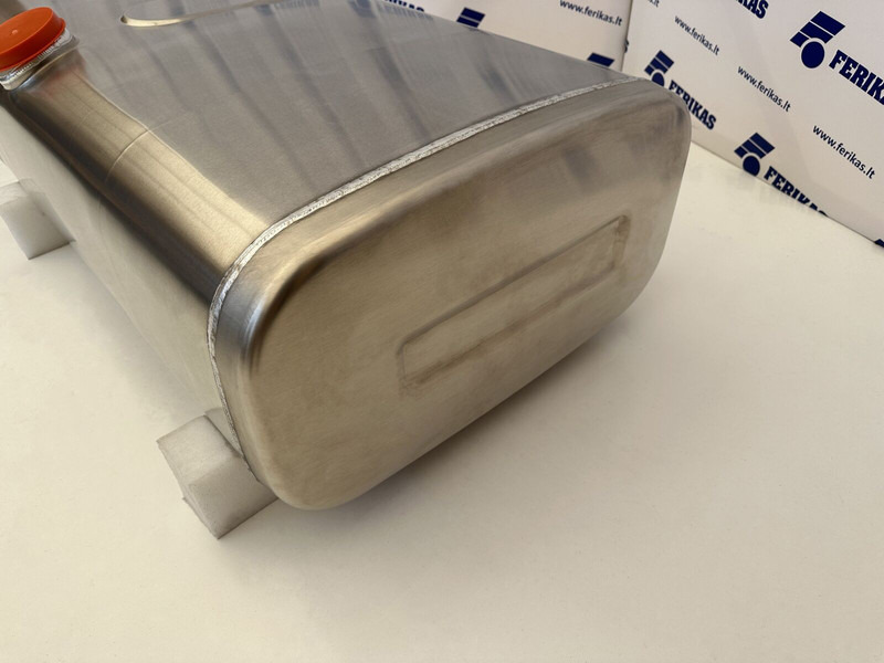 MAN - Degvielas tvertne - Kravas automašīna: foto 2 MAN - Degvielas tvertne - Kravas automašīna: foto 2