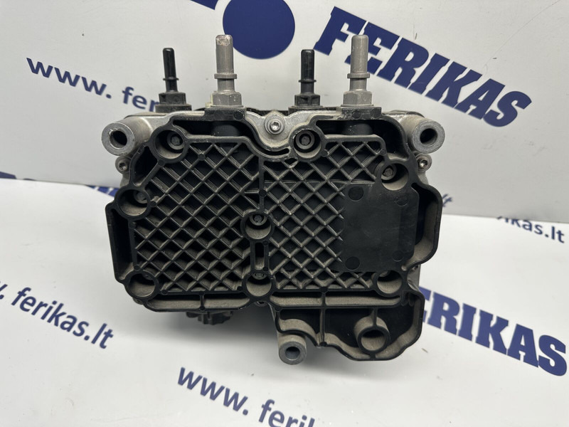 MAN TGX - Izplūdes sistēma - Kravas automašīna: foto 2 MAN TGX - Izplūdes sistēma - Kravas automašīna: foto 2