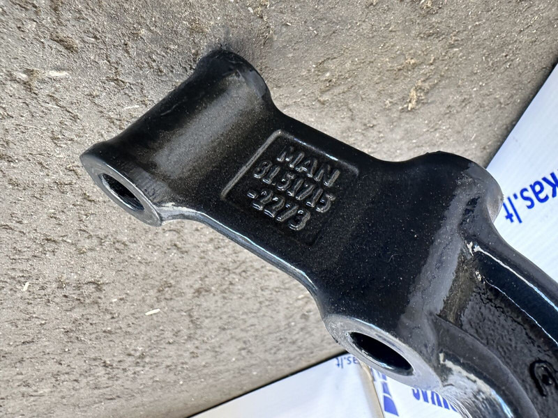 MAN bracket, mounting behind the cab - Kabīne un interjers - Kravas automašīna: foto 4 MAN bracket, mounting behind the cab - Kabīne un interjers - Kravas automašīna: foto 4