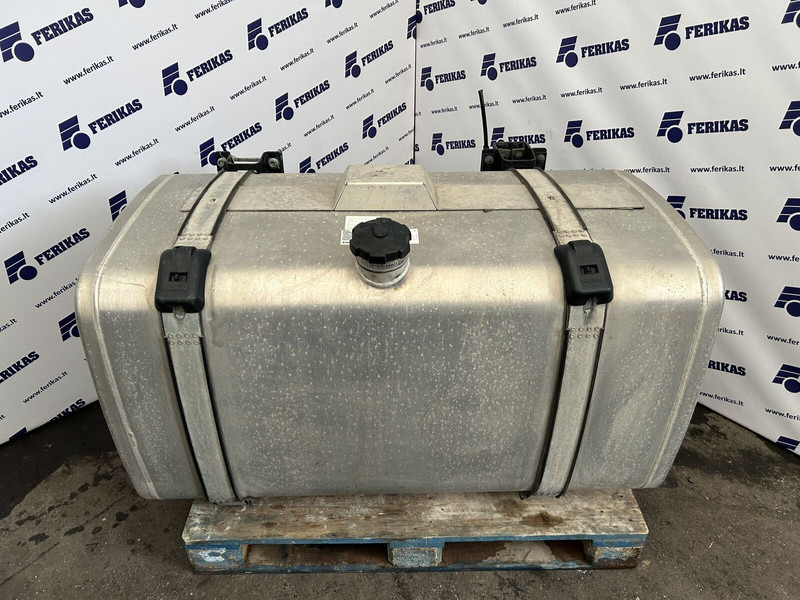 MAN complete fuel tank with brackets - Degvielas tvertne - Kravas automašīna: foto 1 MAN complete fuel tank with brackets - Degvielas tvertne - Kravas automašīna: foto 1