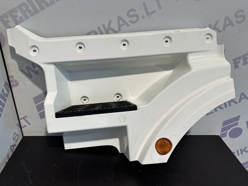 MAN foot step, left side - Buferis - Kravas automašīna: foto 1 MAN foot step, left side - Buferis - Kravas automašīna: foto 1