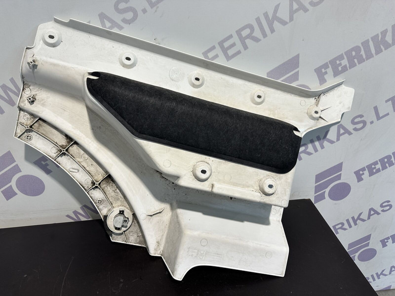 MAN foot step, left side - Buferis - Kravas automašīna: foto 2 MAN foot step, left side - Buferis - Kravas automašīna: foto 2