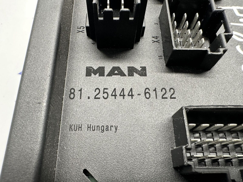 MAN fuse box - Elektrosistēma - Kravas automašīna: foto 3 MAN fuse box - Elektrosistēma - Kravas automašīna: foto 3