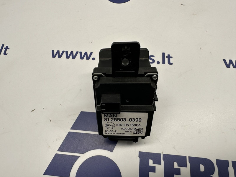 MAN parking brake switch - Mērinstrumentu panelis - Kravas automašīna: foto 2 MAN parking brake switch - Mērinstrumentu panelis - Kravas automašīna: foto 2