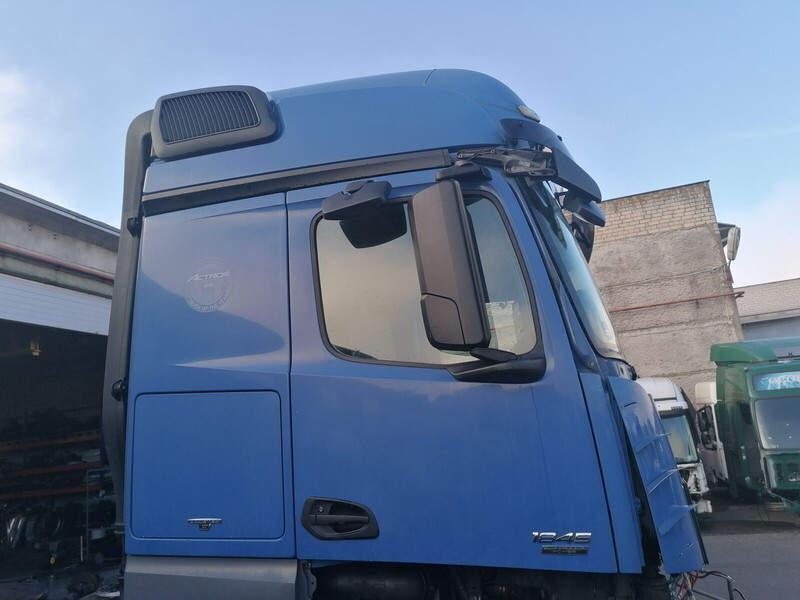 Mercedes-Benz Actros MP4 - Kabīne un interjers - Kravas automašīna: foto 4 Mercedes-Benz Actros MP4 - Kabīne un interjers - Kravas automašīna: foto 4