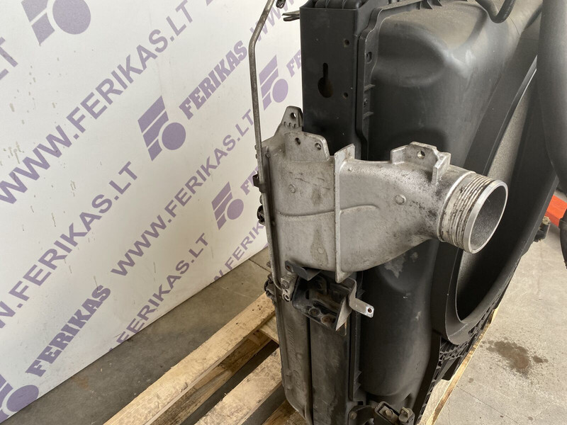 Mercedes-Benz Actros MP4 - Radiators - Kravas automašīna: foto 5 Mercedes-Benz Actros MP4 - Radiators - Kravas automašīna: foto 5