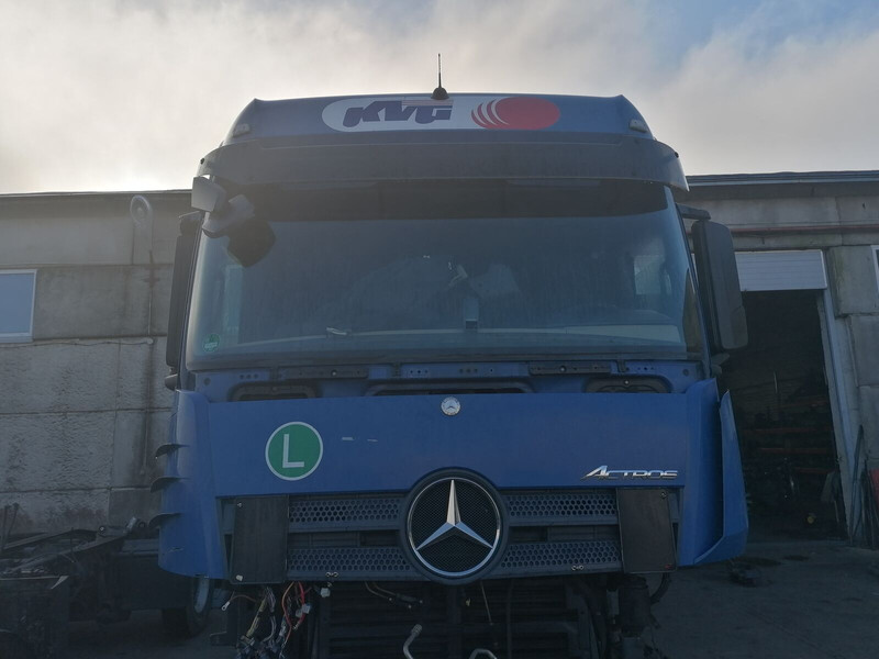 Mercedes-Benz Actros MP4 - Kabīne un interjers - Kravas automašīna: foto 1 Mercedes-Benz Actros MP4 - Kabīne un interjers - Kravas automašīna: foto 1
