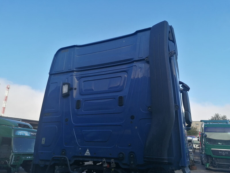 Mercedes-Benz Actros MP4 - Kabīne un interjers - Kravas automašīna: foto 2 Mercedes-Benz Actros MP4 - Kabīne un interjers - Kravas automašīna: foto 2