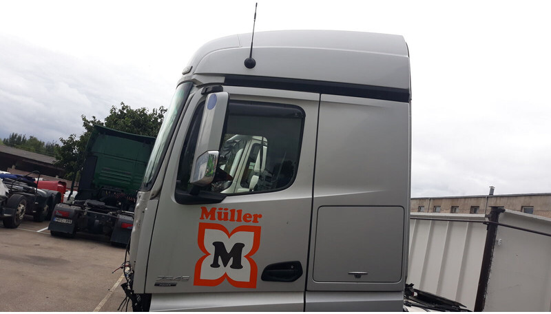 Mercedes-Benz Actros MP4 - Kabīne un interjers - Kravas automašīna: foto 3 Mercedes-Benz Actros MP4 - Kabīne un interjers - Kravas automašīna: foto 3