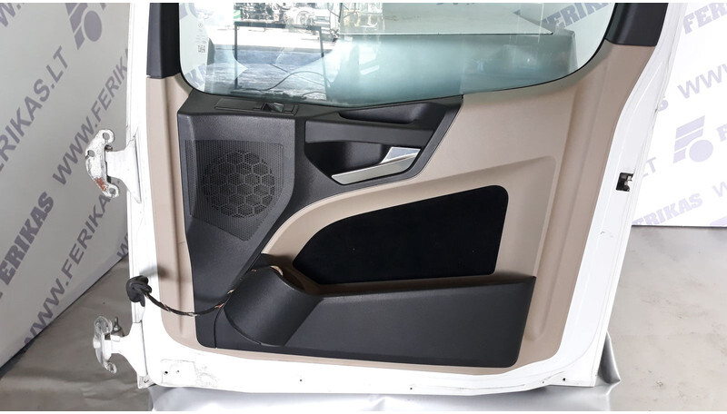 Mercedes-Benz Actros MP4 - Durvis un rezerves daļas - Kravas automašīna: foto 4 Mercedes-Benz Actros MP4 - Durvis un rezerves daļas - Kravas automašīna: foto 4