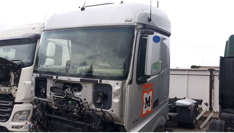 Mercedes-Benz Actros MP4 - Kabīne un interjers - Kravas automašīna: foto 1 Mercedes-Benz Actros MP4 - Kabīne un interjers - Kravas automašīna: foto 1