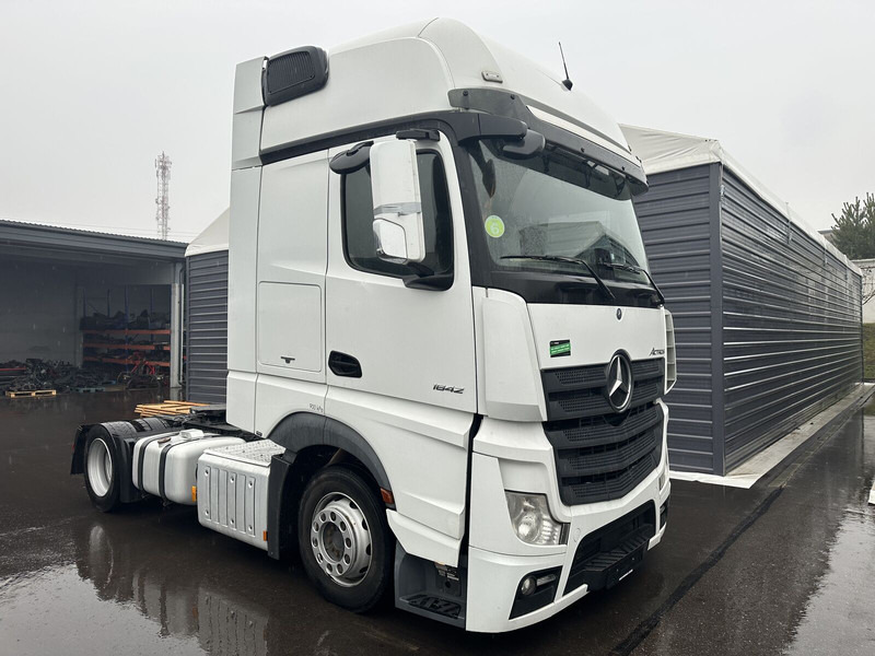 Mercedes-Benz Actros MP4 - Dzinējs un rezerves daļas - Kravas automašīna: foto 1 Mercedes-Benz Actros MP4 - Dzinējs un rezerves daļas - Kravas automašīna: foto 1
