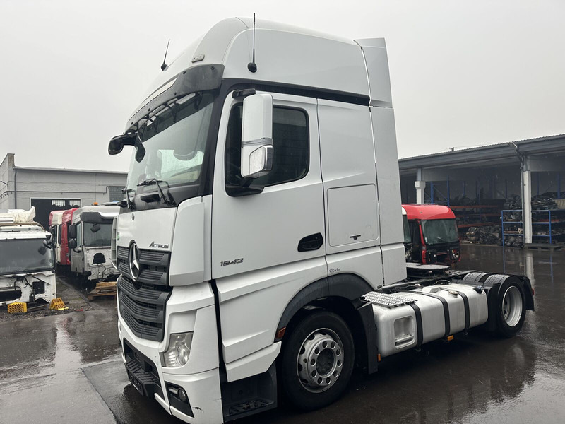 Mercedes-Benz Actros MP4 - Dzinējs un rezerves daļas - Kravas automašīna: foto 2 Mercedes-Benz Actros MP4 - Dzinējs un rezerves daļas - Kravas automašīna: foto 2