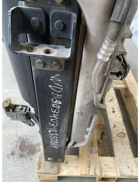 Mercedes-Benz Actros MP4 - Radiators - Kravas automašīna: foto 4 Mercedes-Benz Actros MP4 - Radiators - Kravas automašīna: foto 4