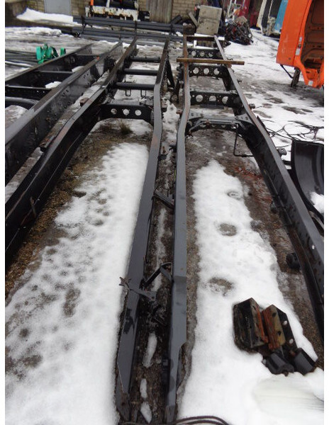 Mercedes-Benz Complete frames for all trucks - Rāmis/ Šasija - Kravas automašīna: foto 2 Mercedes-Benz Complete frames for all trucks - Rāmis/ Šasija - Kravas automašīna: foto 2