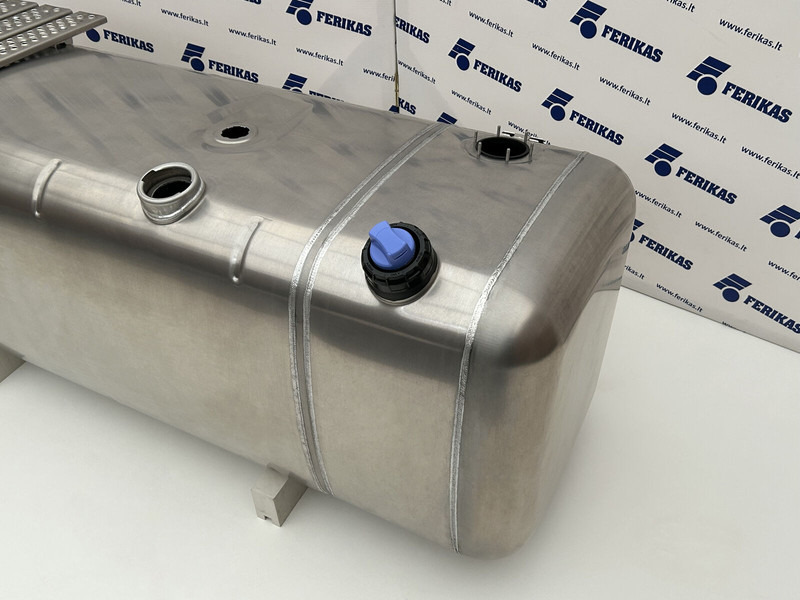 Mercedes-Benz Fuel tank 680L + 120L AdBlue - Degvielas tvertne - Kravas automašīna: foto 3 Mercedes-Benz Fuel tank 680L + 120L AdBlue - Degvielas tvertne - Kravas automašīna: foto 3