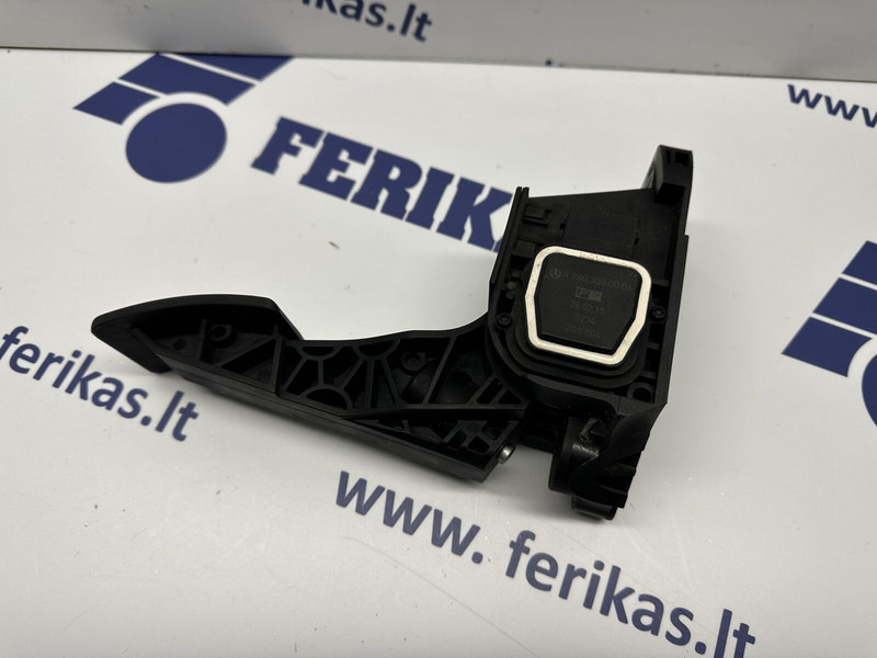 Mercedes-Benz MP4 accelerator pedal - Pedālis - Kravas automašīna: foto 2 Mercedes-Benz MP4 accelerator pedal - Pedālis - Kravas automašīna: foto 2