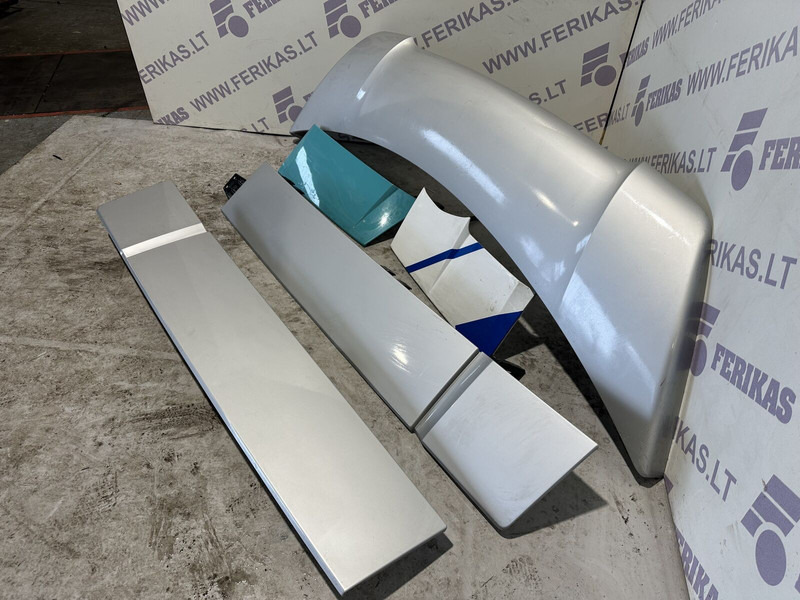 Mercedes-Benz cabin spoilers set - Aerodinamika/ Spoileris - Kravas automašīna: foto 3 Mercedes-Benz cabin spoilers set - Aerodinamika/ Spoileris - Kravas automašīna: foto 3
