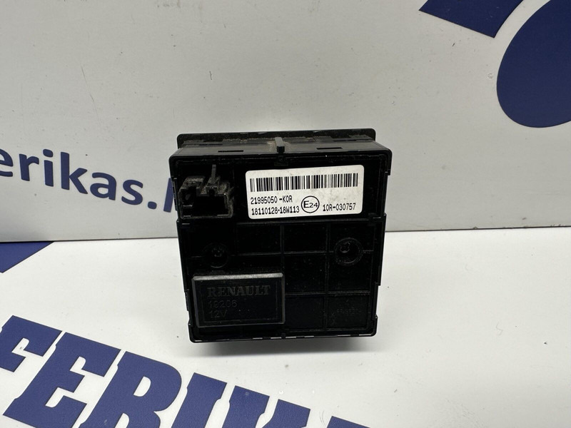 Renault lights switch - Mērinstrumentu panelis - Kravas automašīna: foto 2 Renault lights switch - Mērinstrumentu panelis - Kravas automašīna: foto 2