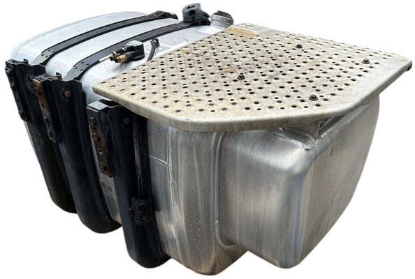 Scania 540L with brackets - Degvielas tvertne - Kravas automašīna: foto 5 Scania 540L with brackets - Degvielas tvertne - Kravas automašīna: foto 5