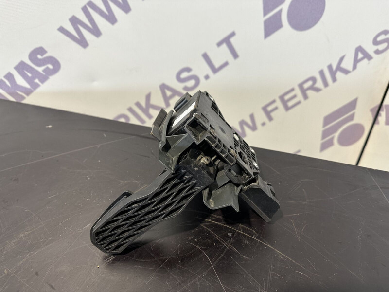 Scania - Pedālis - Kravas automašīna: foto 2 Scania - Pedālis - Kravas automašīna: foto 2