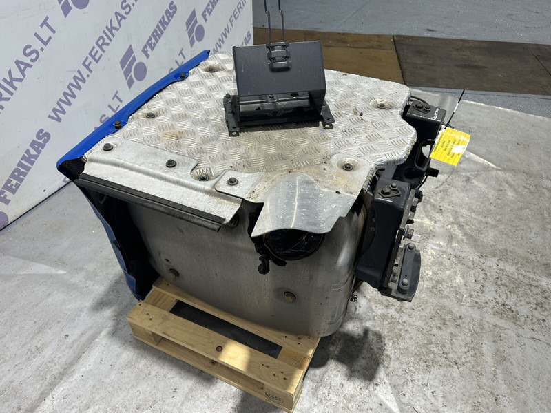 Scania R450 exhaust catalyst - Katalizators - Kravas automašīna: foto 4 Scania R450 exhaust catalyst - Katalizators - Kravas automašīna: foto 4