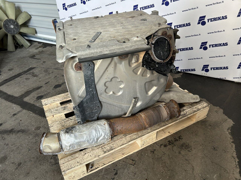 Scania exhaust catalyst - Katalizators - Kravas automašīna: foto 2 Scania exhaust catalyst - Katalizators - Kravas automašīna: foto 2