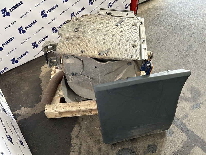 Scania exhaust catalyst - Katalizators - Kravas automašīna: foto 4 Scania exhaust catalyst - Katalizators - Kravas automašīna: foto 4