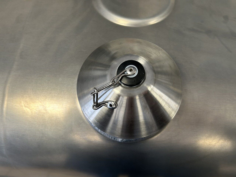Universal fuel tank anti-theft protection, 100mm - Degvielas sistēma - Kravas automašīna: foto 5 Universal fuel tank anti-theft protection, 100mm - Degvielas sistēma - Kravas automašīna: foto 5