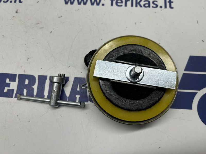 Universal fuel tank anti-theft protection, 100mm - Degvielas sistēma - Kravas automašīna: foto 3 Universal fuel tank anti-theft protection, 100mm - Degvielas sistēma - Kravas automašīna: foto 3