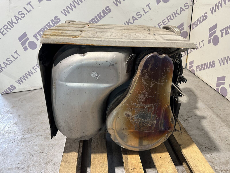 Volvo selective catalyst reduction silencer, SCR - Katalizators - Kravas automašīna: foto 2 Volvo selective catalyst reduction silencer, SCR - Katalizators - Kravas automašīna: foto 2