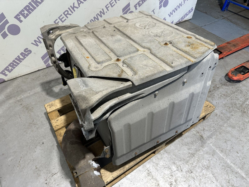 Volvo selective catalyst reduction silencer, SCR - Katalizators - Kravas automašīna: foto 5 Volvo selective catalyst reduction silencer, SCR - Katalizators - Kravas automašīna: foto 5