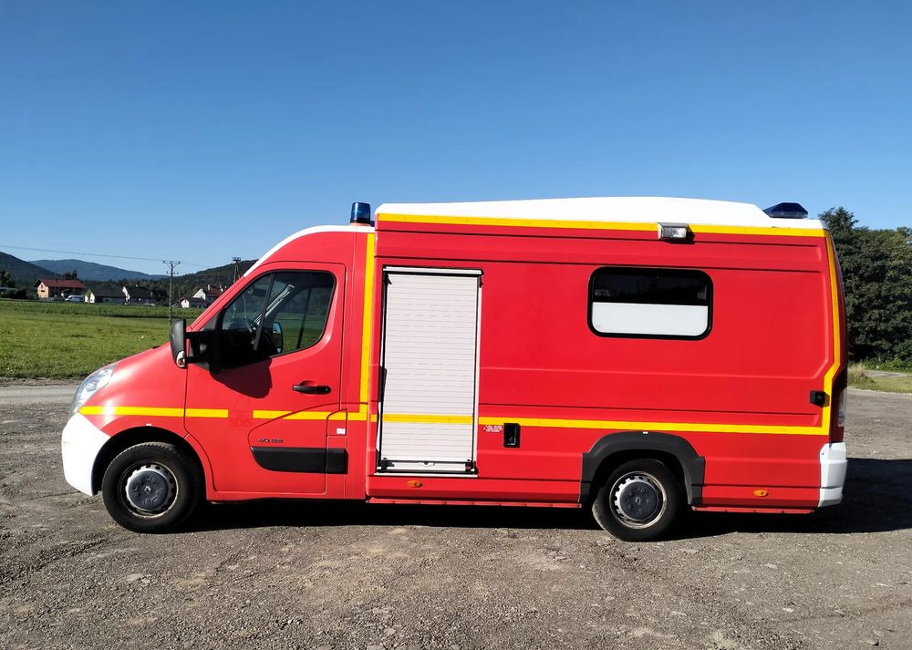 Renault Master III 2.3 ambulans karetka kontener straż pogotowie - Ātrās palīdzības mašīna: foto 2 Renault Master III 2.3 ambulans karetka kontener straż pogotowie - Ātrās palīdzības mašīna: foto 2