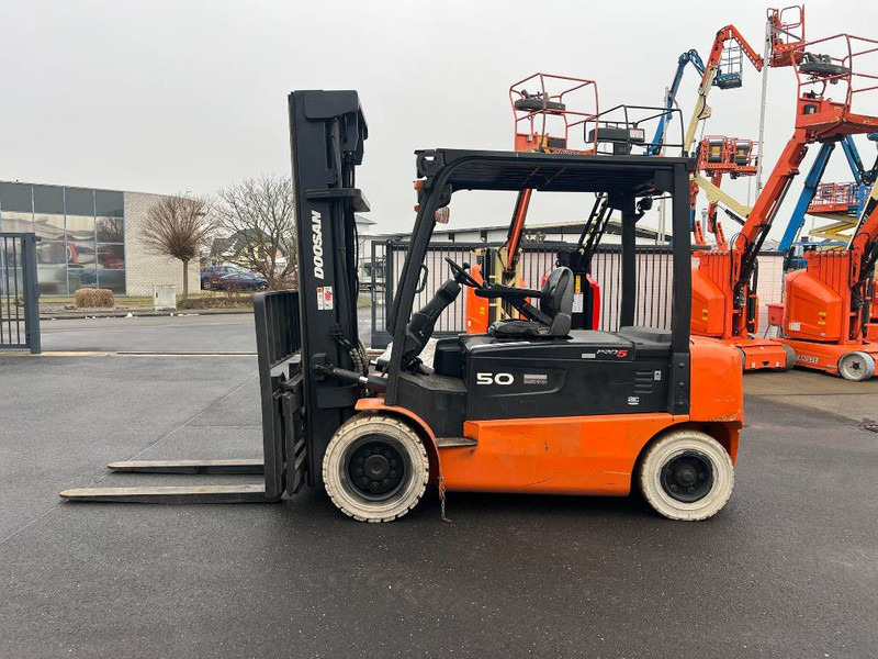 Doosan B50X5 5T 6m Triplex non-marking (1841) - Elektroiekrāvējs: foto 2 Doosan B50X5 5T 6m Triplex non-marking (1841) - Elektroiekrāvējs: foto 2