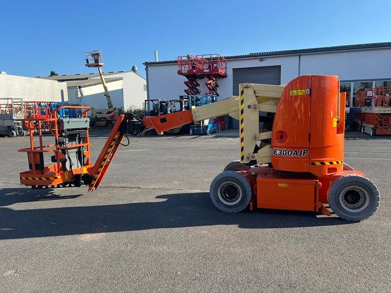 JLG E300 AJP elektro 11m (1791) - Izlices pacēlājs: foto 5 JLG E300 AJP elektro 11m (1791) - Izlices pacēlājs: foto 5