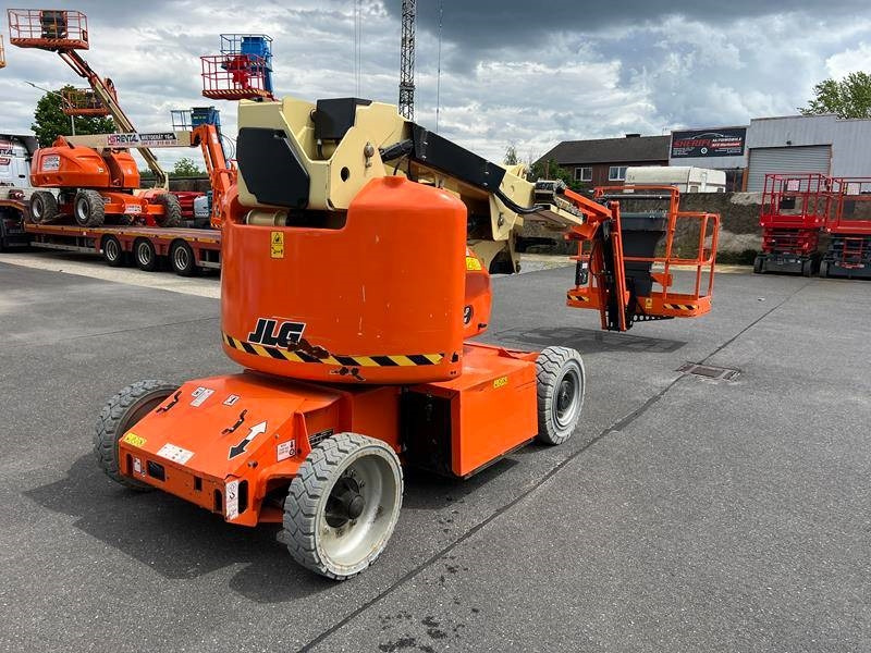 JLG E400AJPN elektro 14m (1779) - Izlices pacēlājs: foto 3 JLG E400AJPN elektro 14m (1779) - Izlices pacēlājs: foto 3