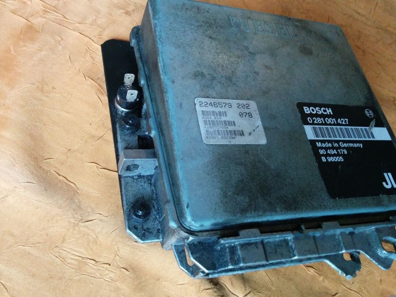 Bosch 0281001427 A 0004460839 Mercedes-Benz O405 - Elektroniskais vadības bloks (ECU) - Autobuss: foto 5 Bosch 0281001427 A 0004460839 Mercedes-Benz O405 - Elektroniskais vadības bloks (ECU) - Autobuss: foto 5