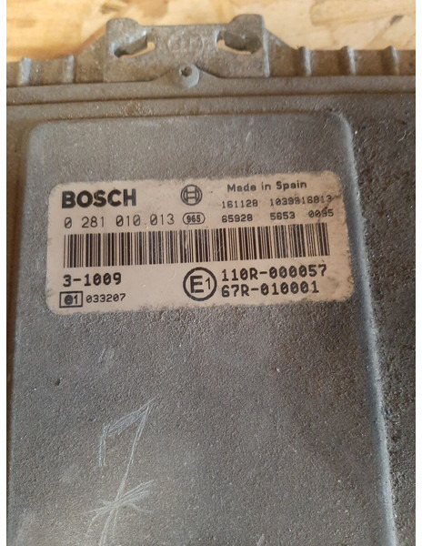 Bosch - Elektroniskais vadības bloks (ECU): foto 1 Bosch - Elektroniskais vadības bloks (ECU): foto 1