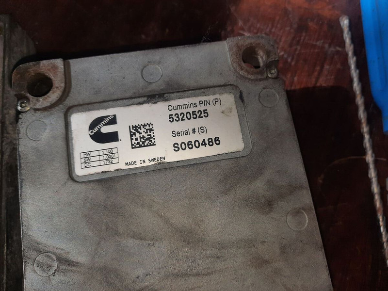 Cummins 239Kvt - Elektroniskais vadības bloks (ECU): foto 1 Cummins 239Kvt - Elektroniskais vadības bloks (ECU): foto 1